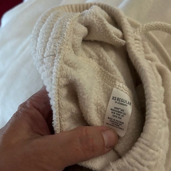 Aerie size XS women’s cream sweatpants LOVE colorful letter patches - Picture 7 of 9